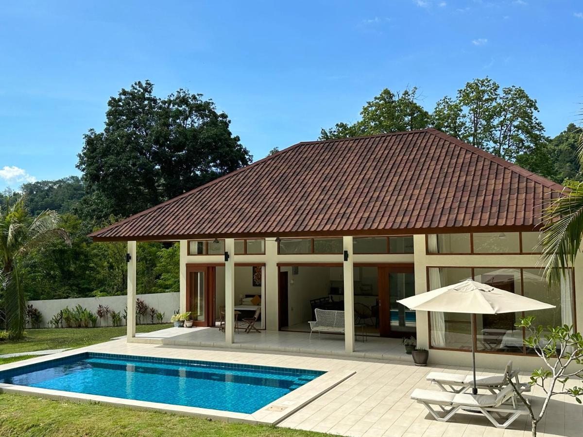 Villa Meranti - Spacious Private Pool Villa Pantai Cenang  Buitenkant foto