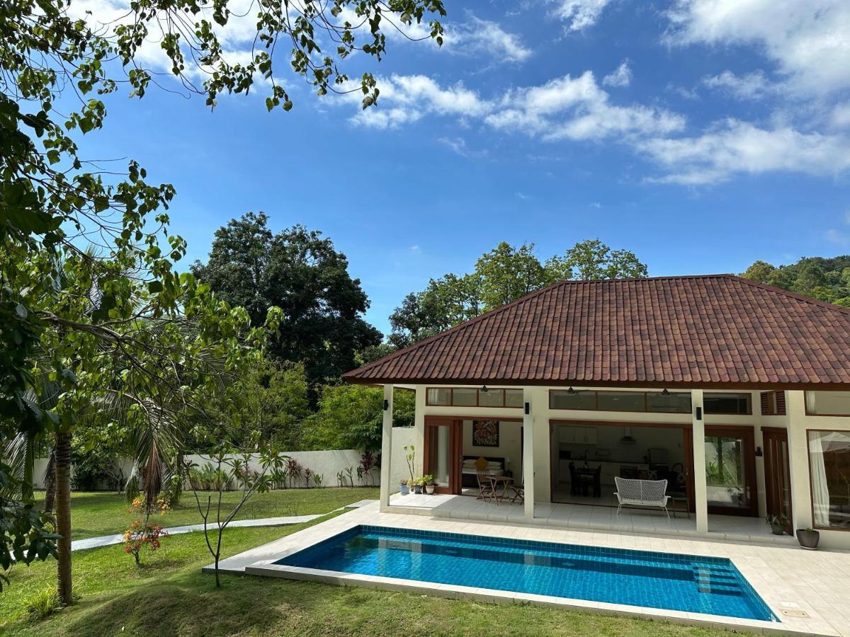 Villa Meranti - Spacious Private Pool Villa Pantai Cenang  Buitenkant foto