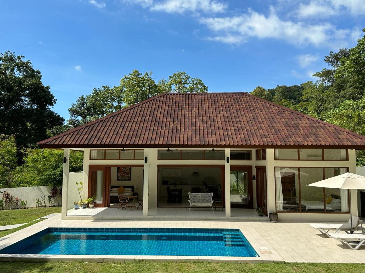 Villa Meranti - Spacious Private Pool Villa Pantai Cenang  Buitenkant foto
