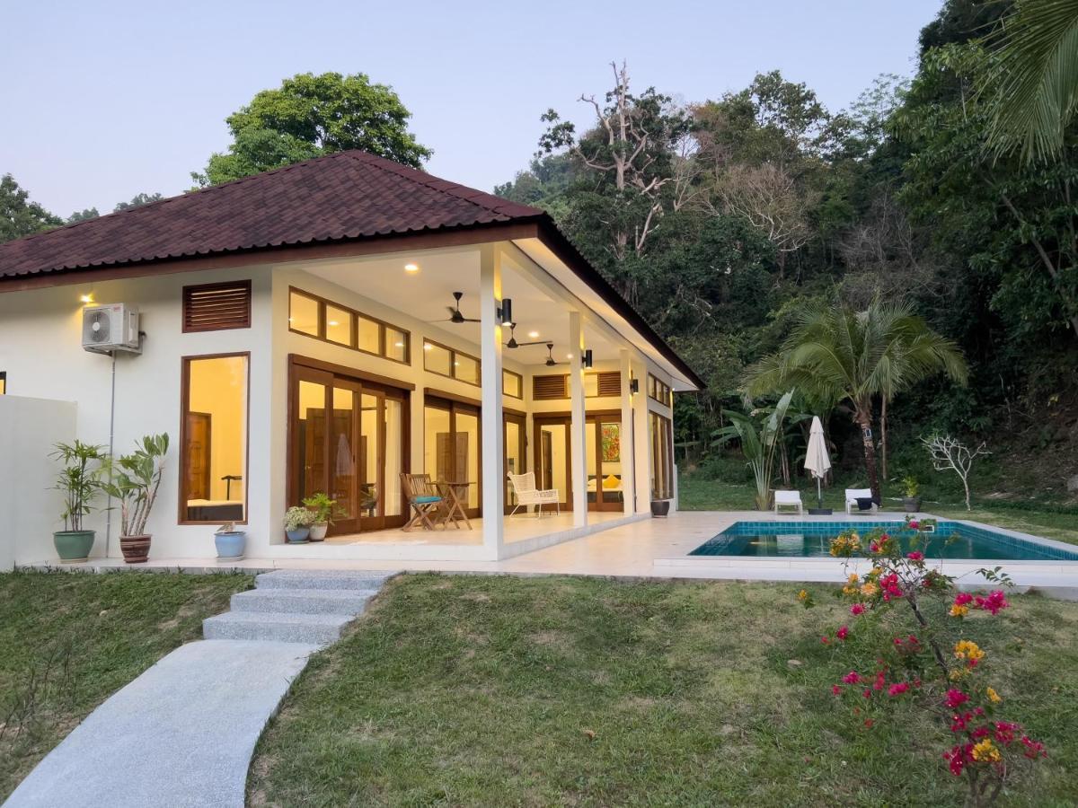 Villa Meranti - Spacious Private Pool Villa Pantai Cenang  Buitenkant foto