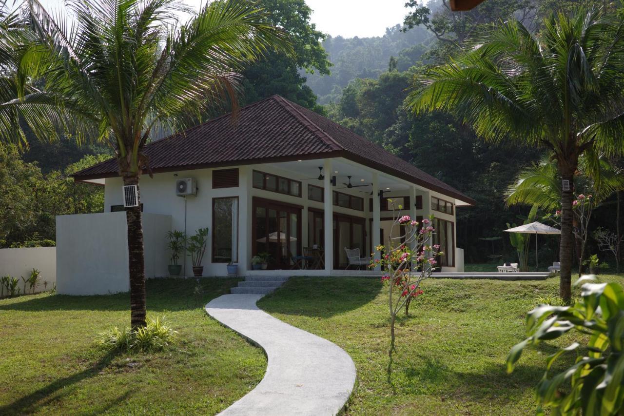 Villa Meranti - Spacious Private Pool Villa Pantai Cenang  Buitenkant foto