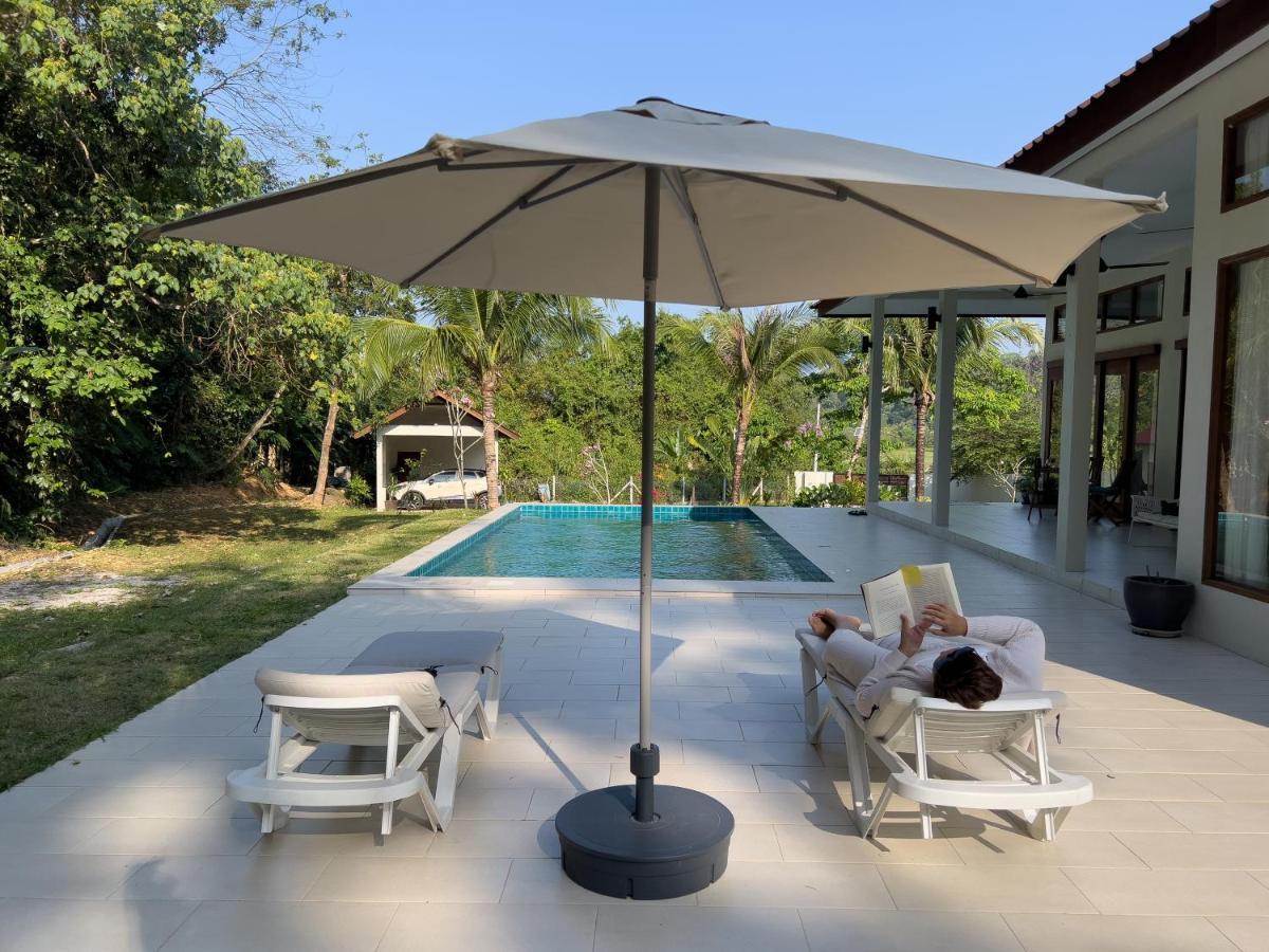 Villa Meranti - Spacious Private Pool Villa Pantai Cenang  Buitenkant foto
